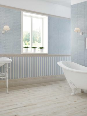 wood grain porcelain tile in light maple color from Spain